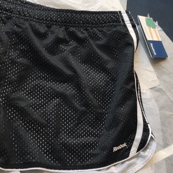 NWT Reebok Perforated Running Shorts XL Black/Wh - Picture 3 of 6